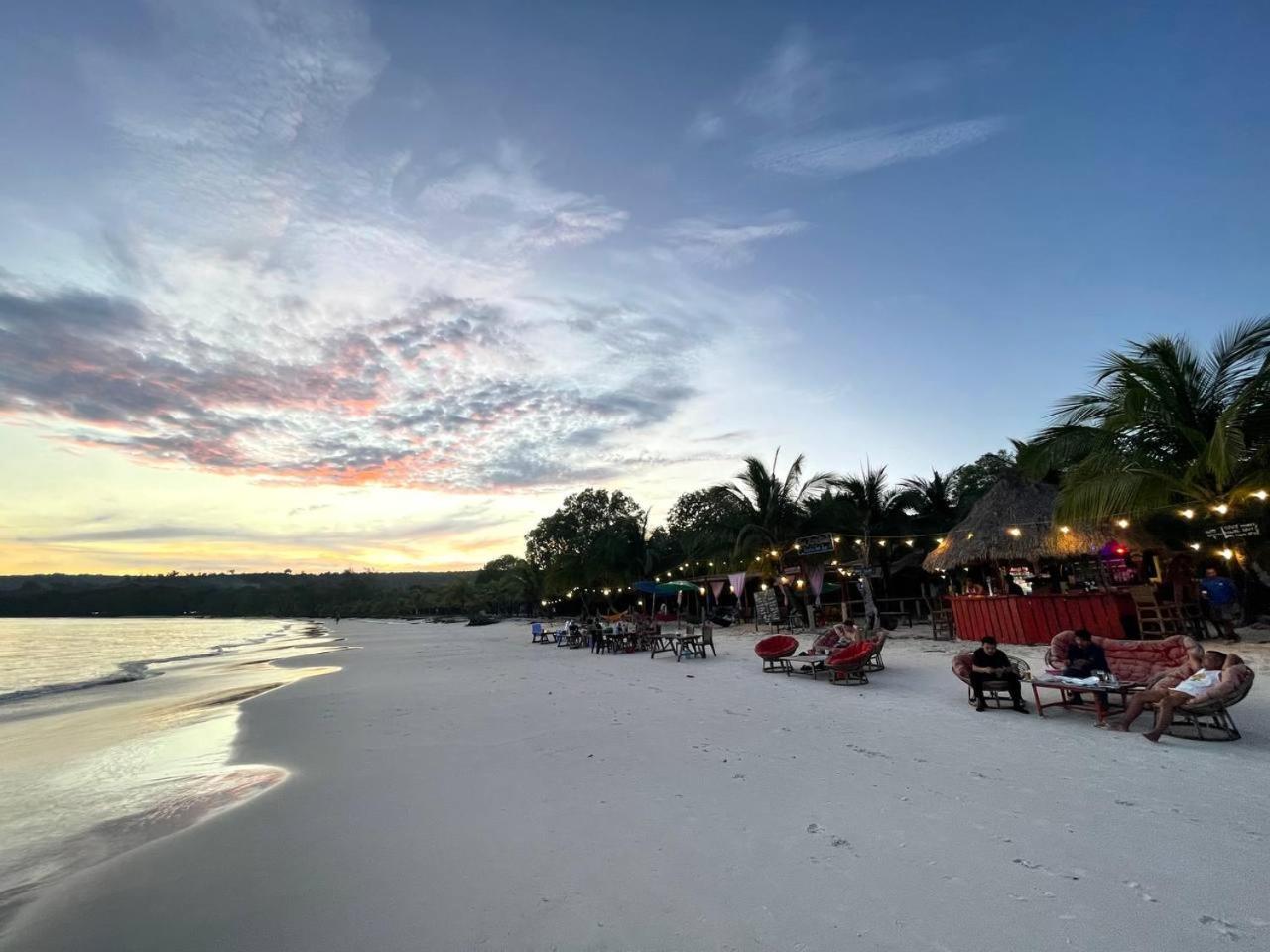 Koh Rong Beach Hostel And Bungalows Kaoh Touch エクステリア 写真
