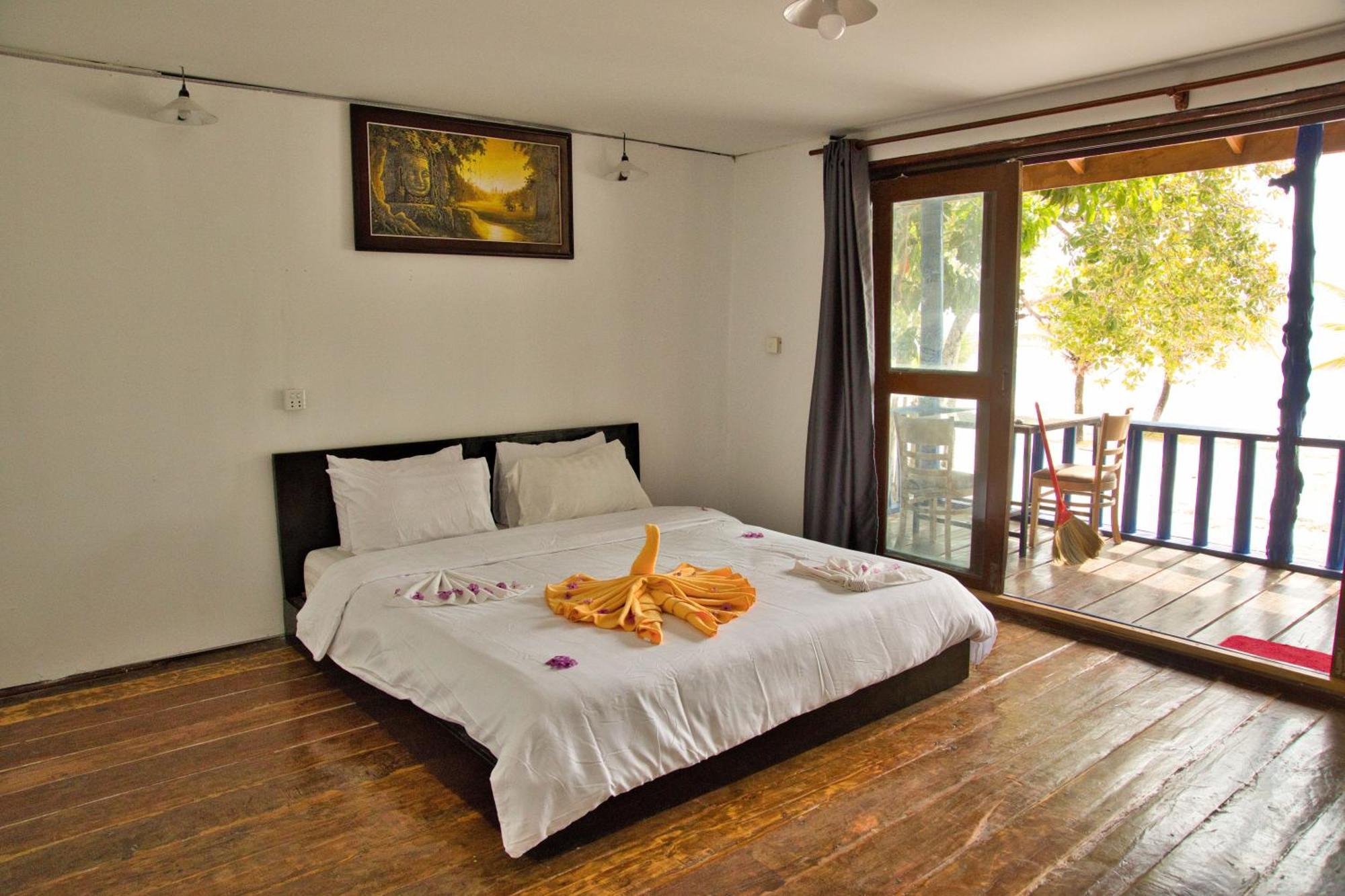 Koh Rong Beach Hostel And Bungalows Kaoh Touch エクステリア 写真
