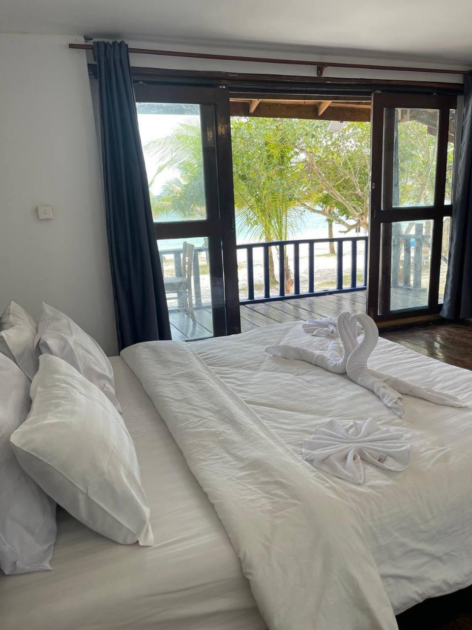 Koh Rong Beach Hostel And Bungalows Kaoh Touch エクステリア 写真