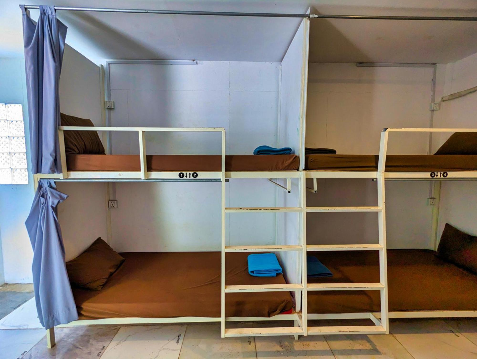 Koh Rong Beach Hostel And Bungalows Kaoh Touch エクステリア 写真