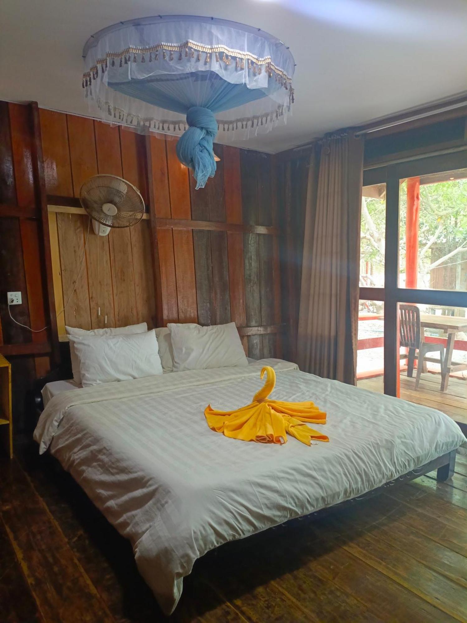 Koh Rong Beach Hostel And Bungalows Kaoh Touch エクステリア 写真