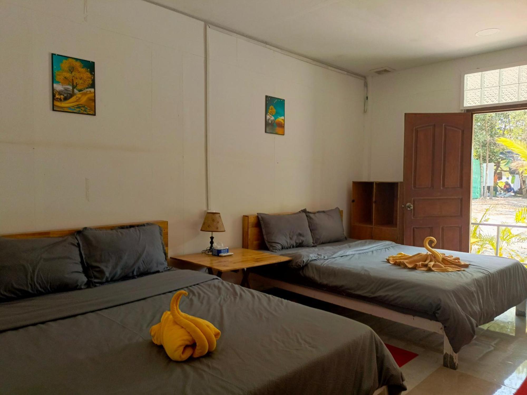 Koh Rong Beach Hostel And Bungalows Kaoh Touch エクステリア 写真