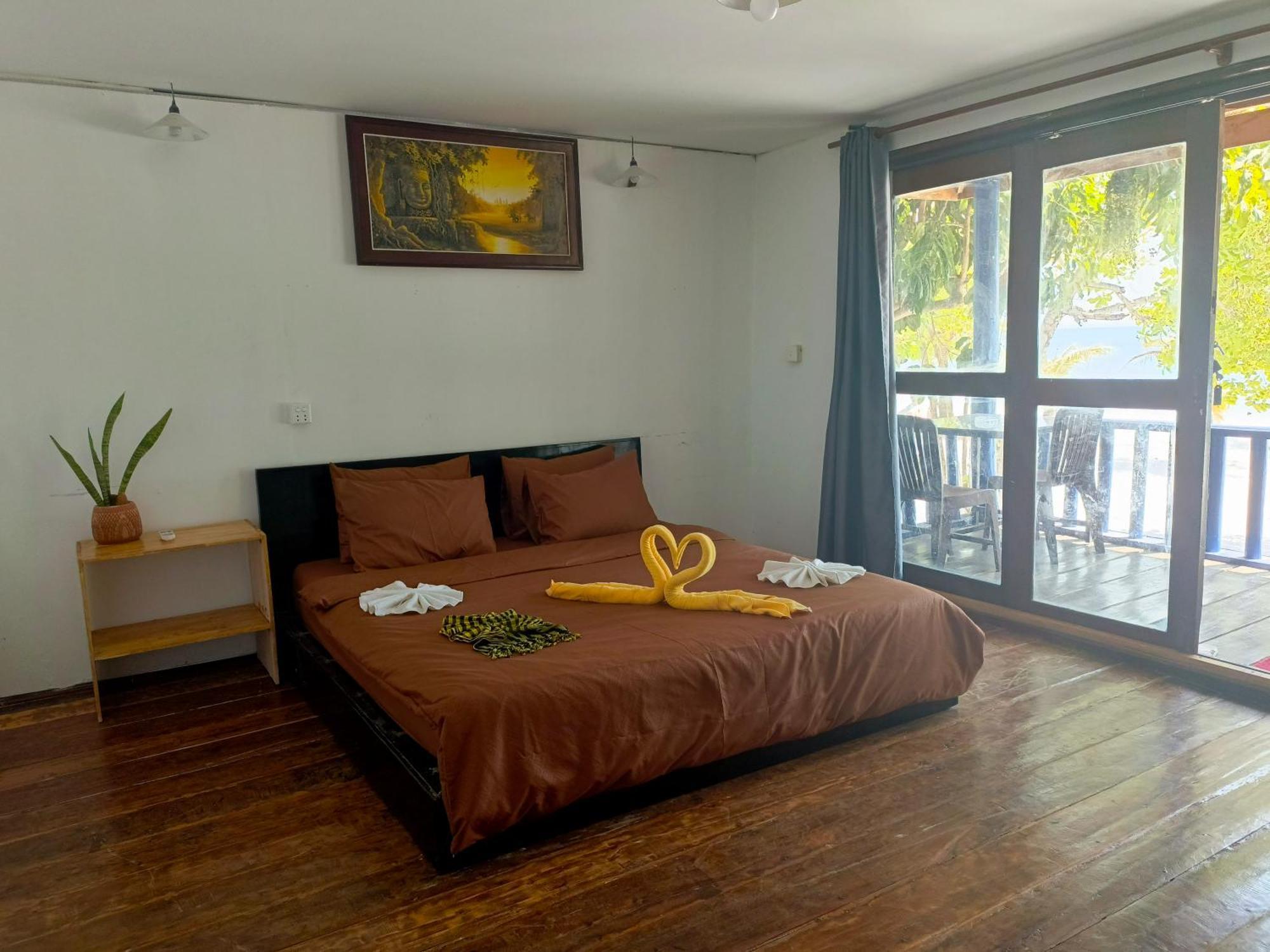 Koh Rong Beach Hostel And Bungalows Kaoh Touch エクステリア 写真