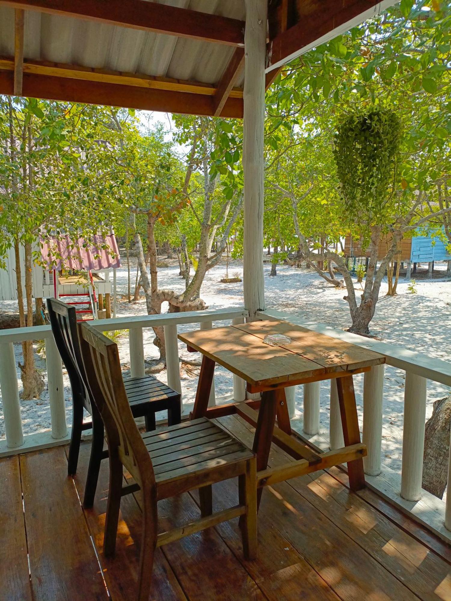 Koh Rong Beach Hostel And Bungalows Kaoh Touch エクステリア 写真