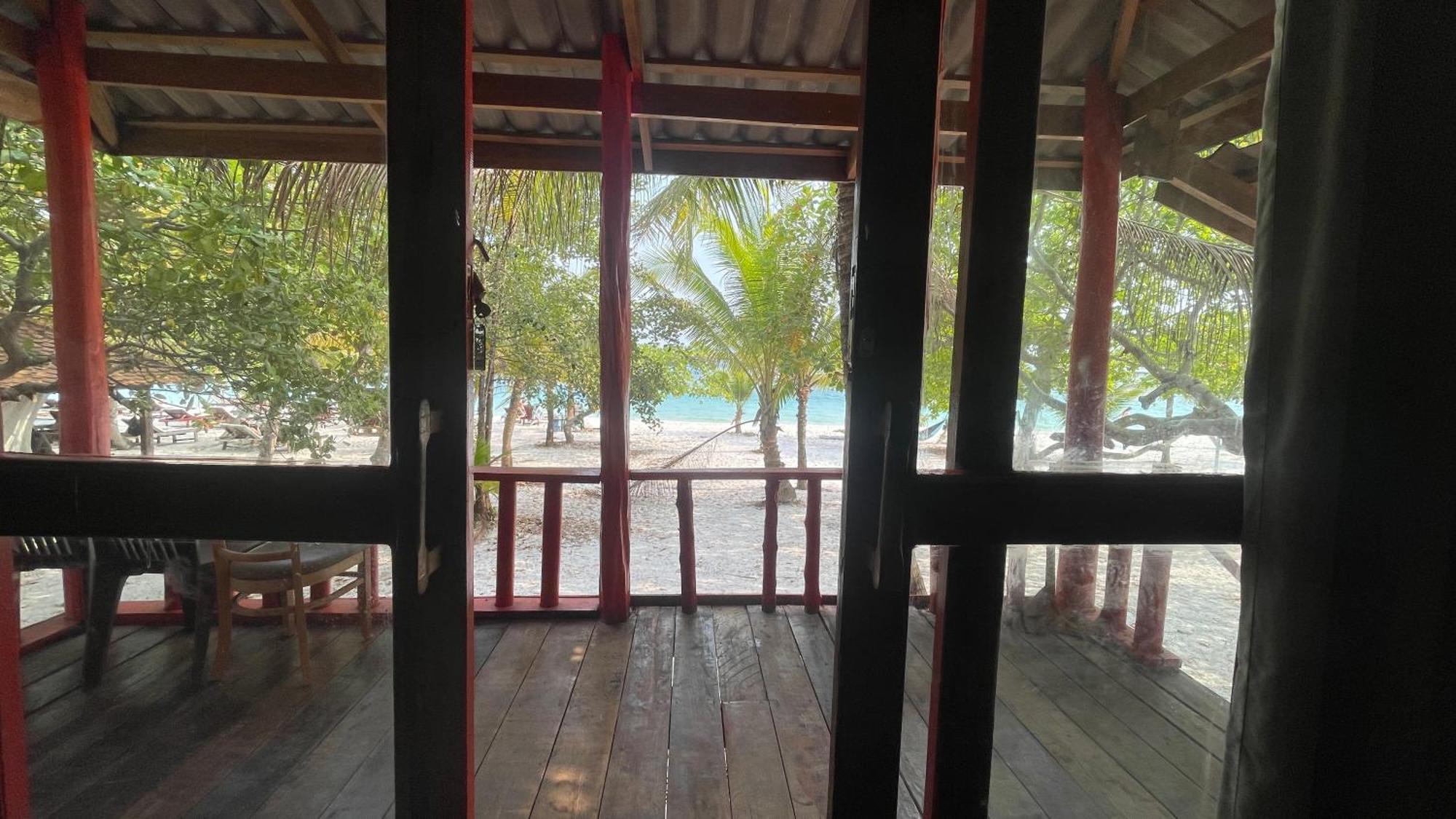 Koh Rong Beach Hostel And Bungalows Kaoh Touch エクステリア 写真