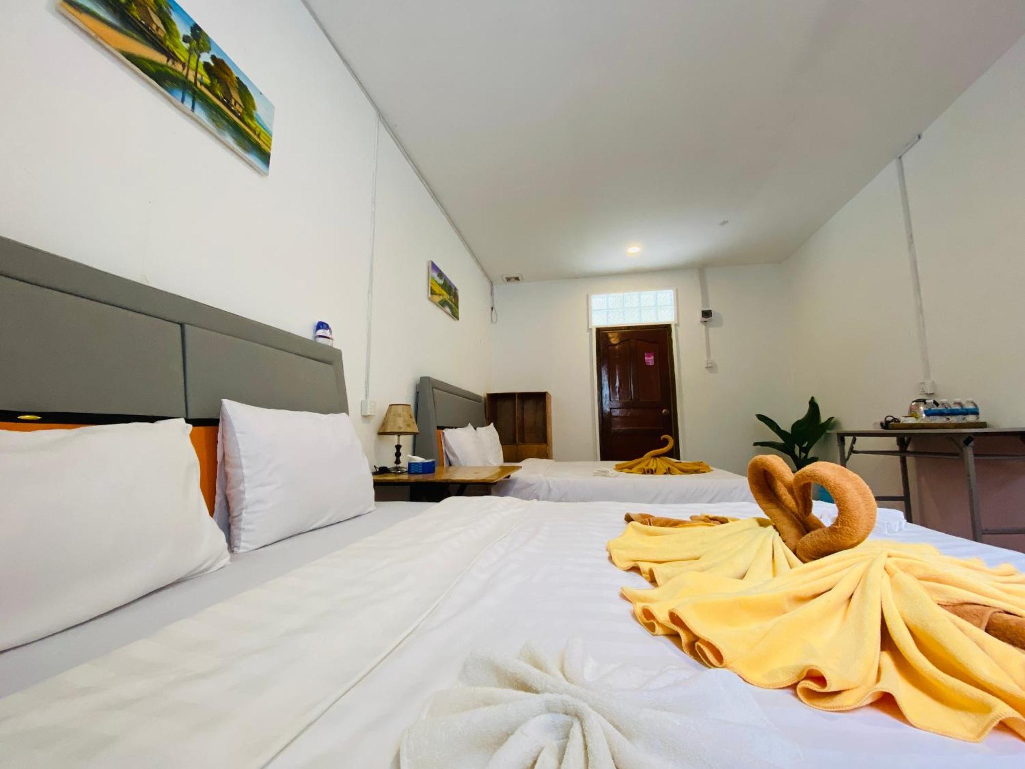 Koh Rong Beach Hostel And Bungalows Kaoh Touch エクステリア 写真
